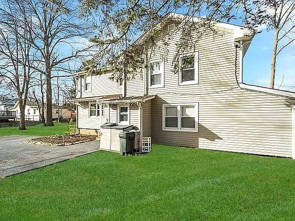 5 bed, 2118 sqft, $4,500 — Photo 2