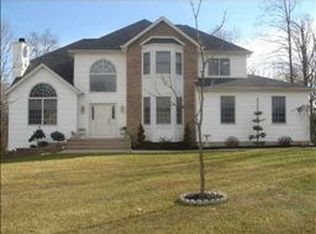 3 Lea Ct, Pomona, NY 10970