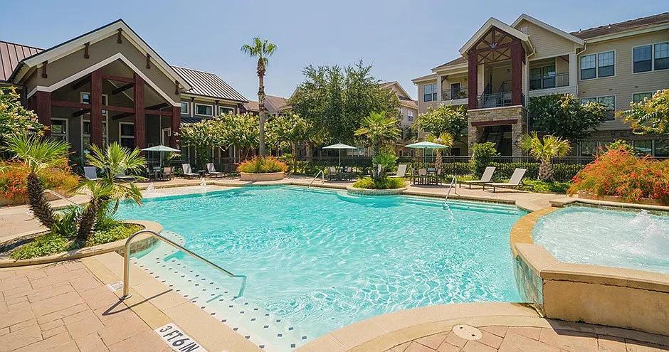 Northgate Oaks Apartments — Photo 3