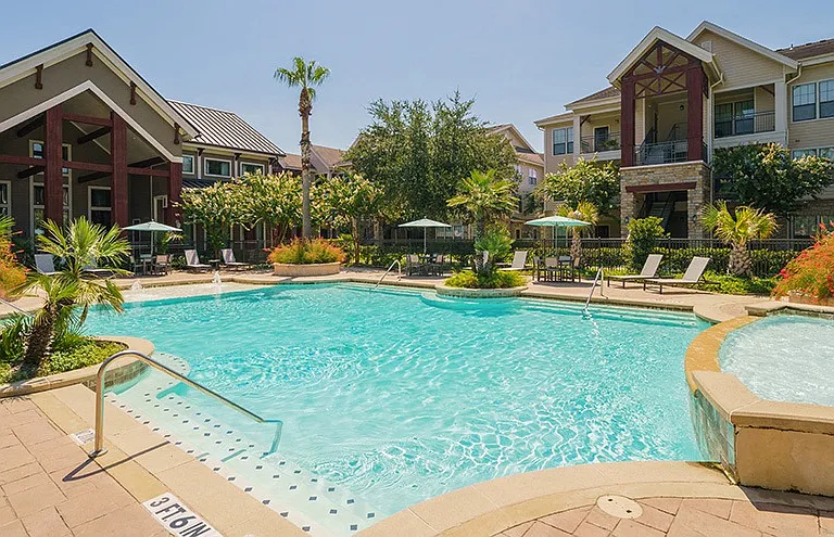 Northgate Oaks Apartments — Photo 3