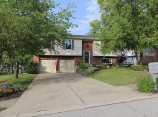 8 Carriage Hill Dr, Erlanger, KY 41018