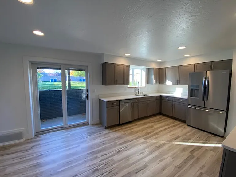 1539 S 9th St W — Photo 5
