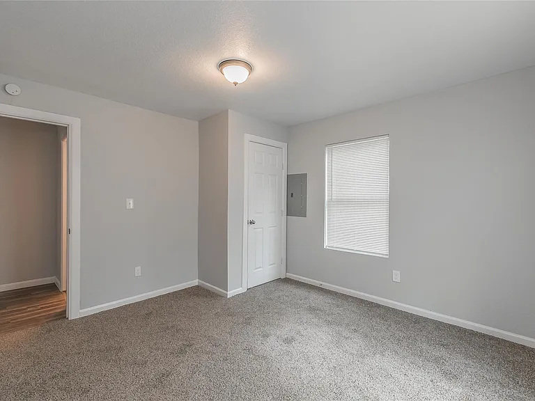 1809 Daniel St — Photo 14