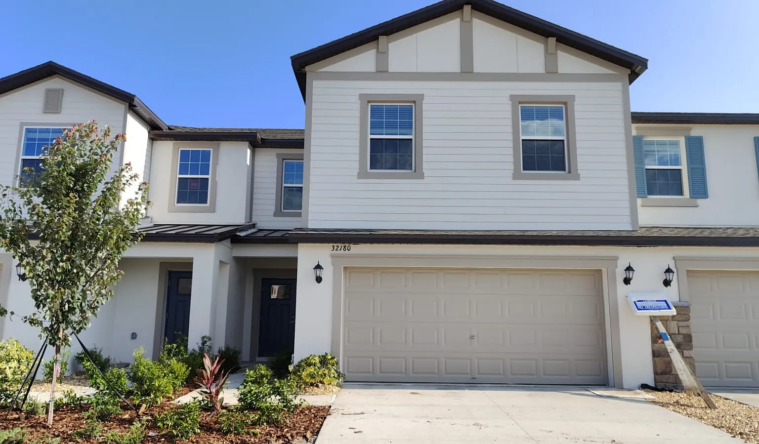 3 bed, 2319 sqft, $2,495 — Photo 1