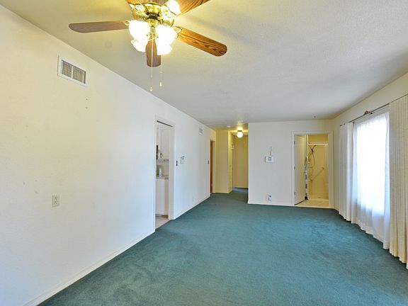 3rd image of 604 Sandia Dr