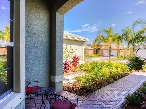 3rd image of 15725 Aurora Lake Cir