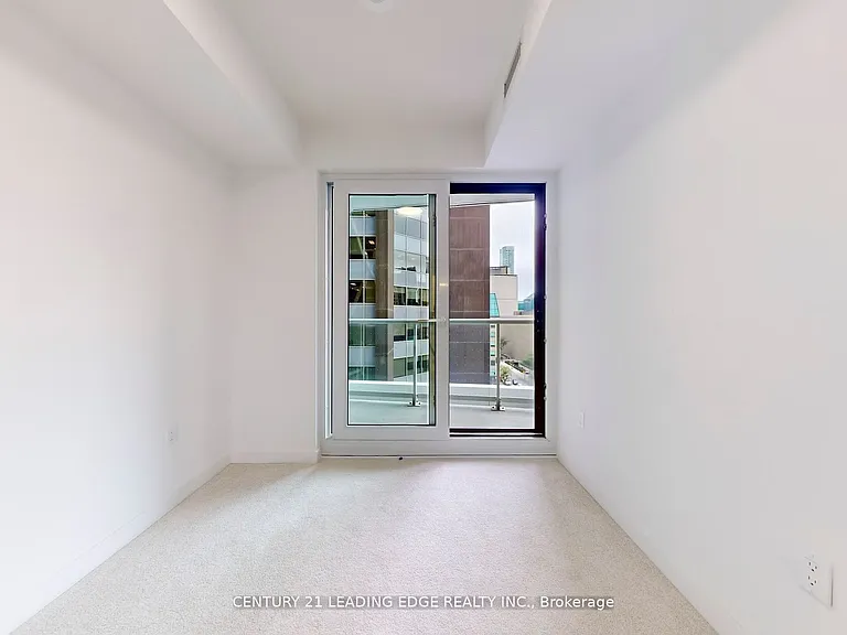 230 Simcoe St #726 — Photo 10