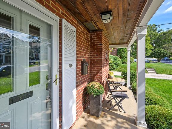 5th image of 4415 Clearbrook Ln