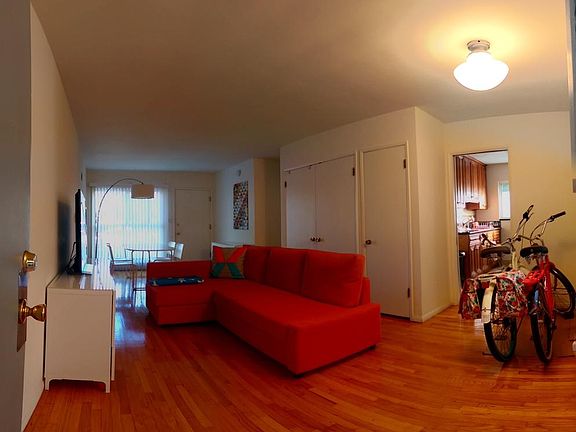 2nd image of 2350 Walgrove Ave #1