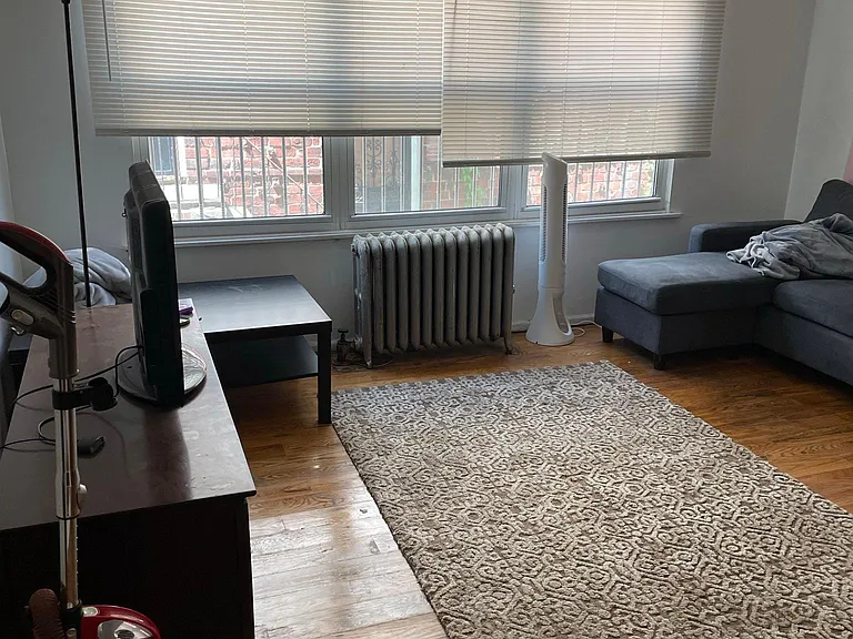 17333 Grand Central Pkwy — Photo 8