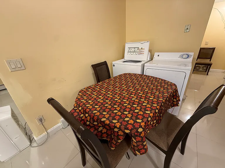 48 Acorn Ln #1 — Photo 4