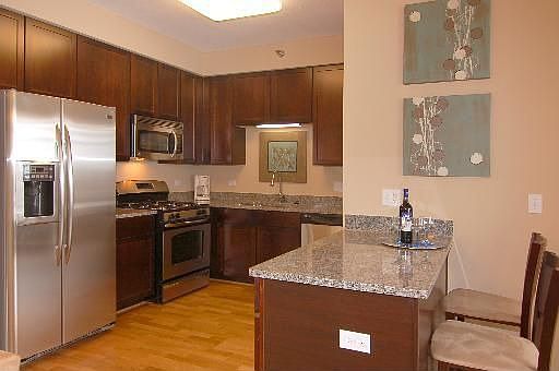 2nd image of 1134 W Granville Ave APT 503