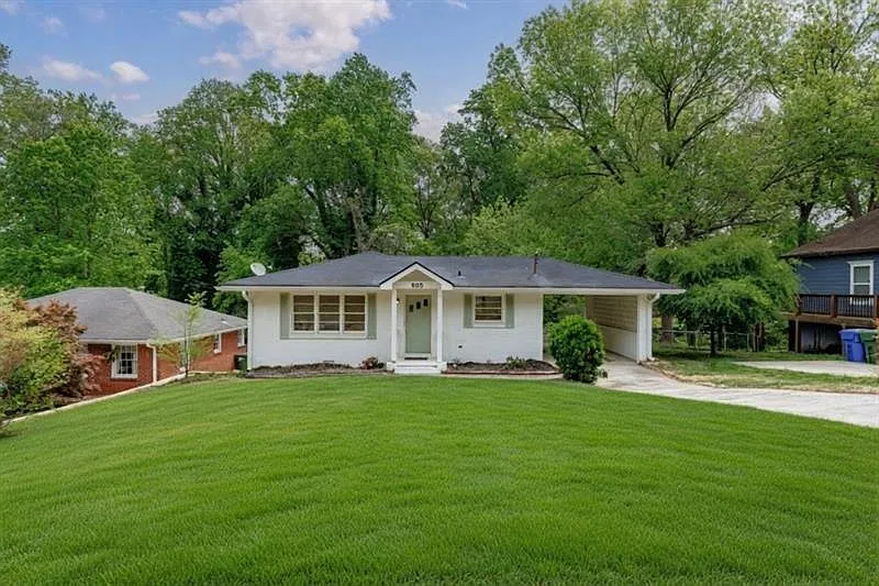 3 bed, 2.0 bath, 1700 sqft, $2,150 — Photo 2