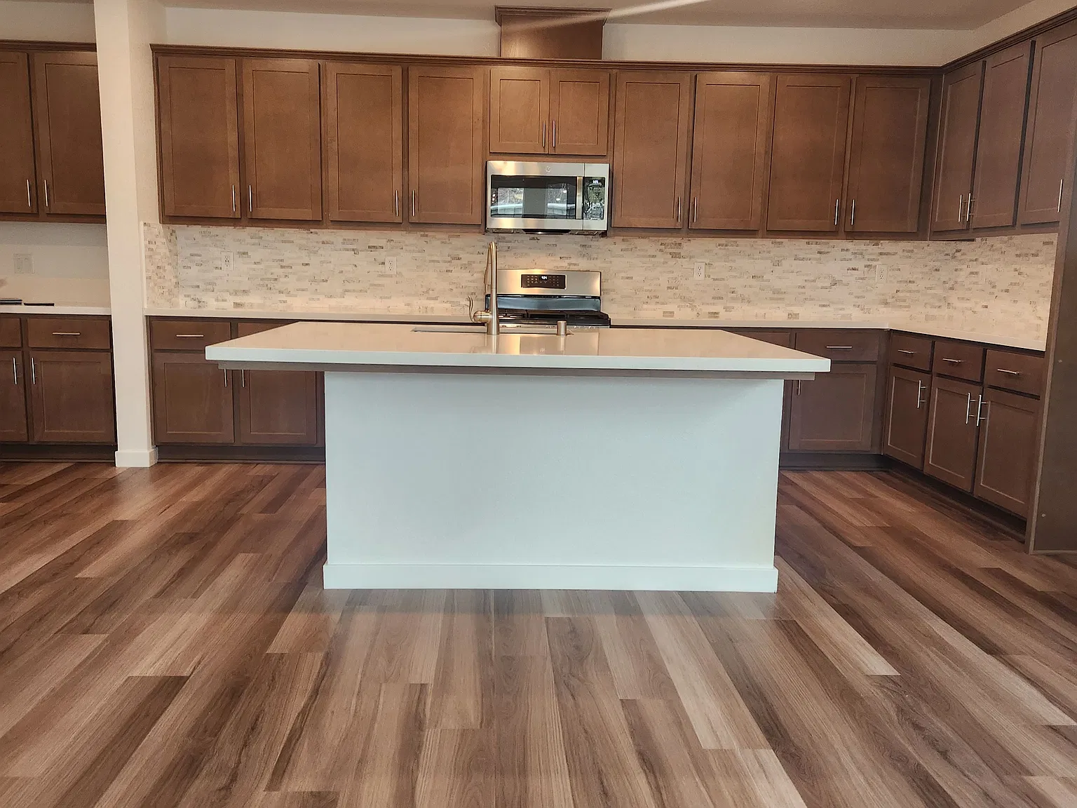 4 bed, 3.5 bath, 2657 sqft, $3,500 — Photo 3
