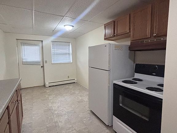 4th image of 625 Maple St APT 2