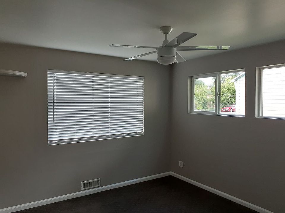 1st image of 302 E Vidas Ave
