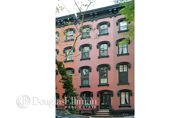 Sold by Douglas Elliman | media 35