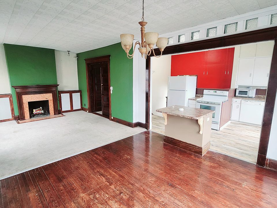 1st image of 2218 Main St Floor 2