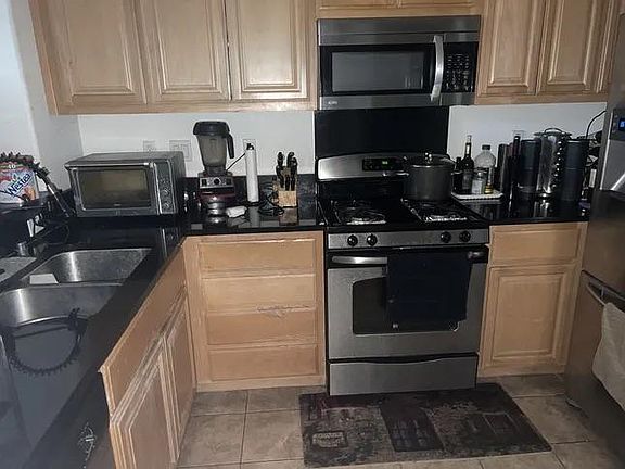 5th image of 780 Luna Park Dr