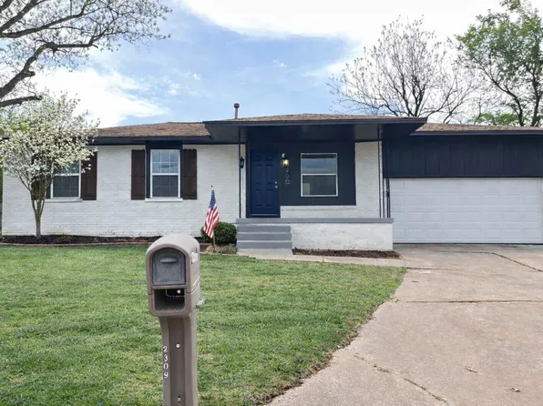 2309 NW 35th St, Lawton, OK 73505