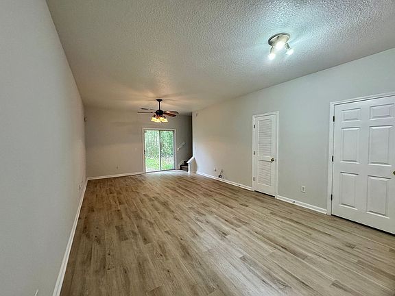 5th image of 4815 Playpen Dr