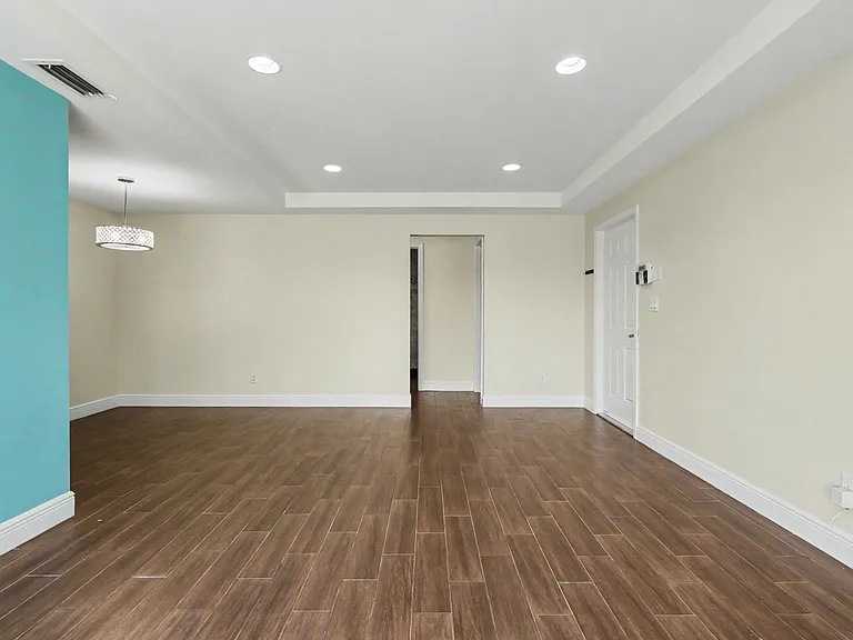 1250 SW 113th Ter #204 — Photo 13