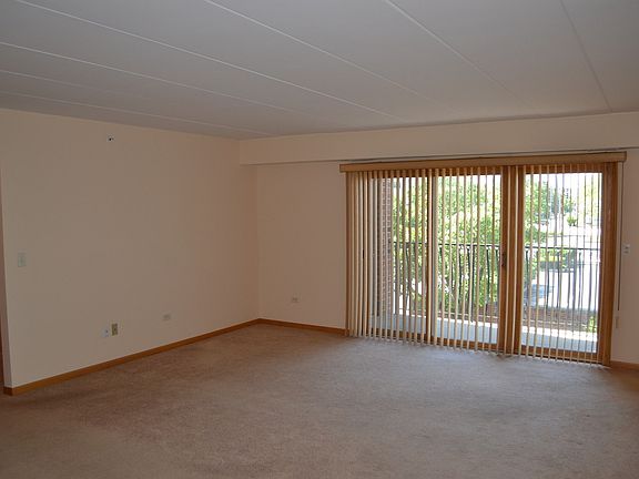 4th image of 9420 S Melvina Ave #2SE