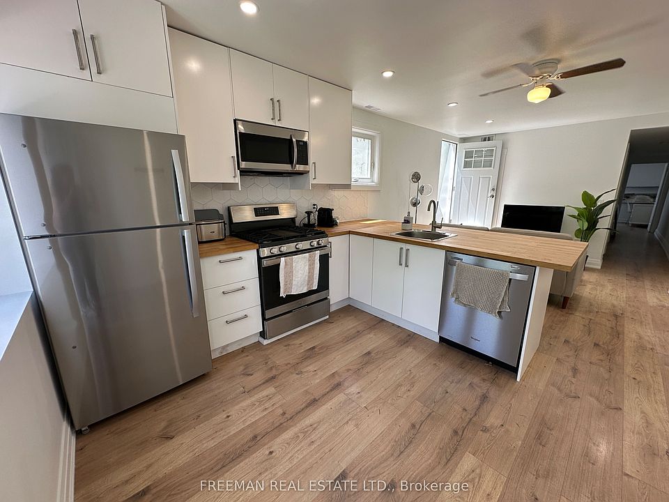 1st image of 3449 Yonge St APT 2