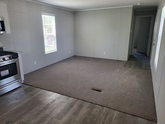 3rd image of 2326 Birch St #118
