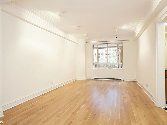 5th image of 25 Central Park W APT 3N