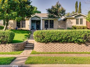 414 Country View Ln, Garland, TX 75043