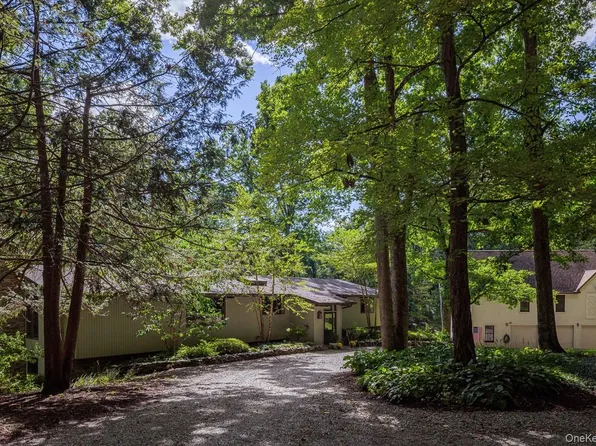 81-85 Fraleigh Hill Road, Millbrook, NY 12545