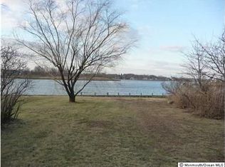 91 Bridgewaters Dr, Oceanport, NJ 07757