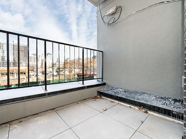 572 Sackett St #2 — Photo 11