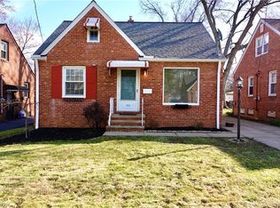 1515 Winchester Rd, Lyndhurst, OH 44124