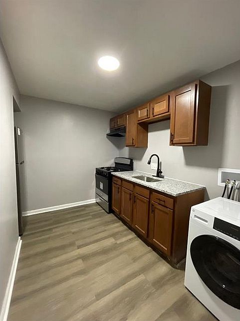 1st image of 2699 W Garrison Ave #301