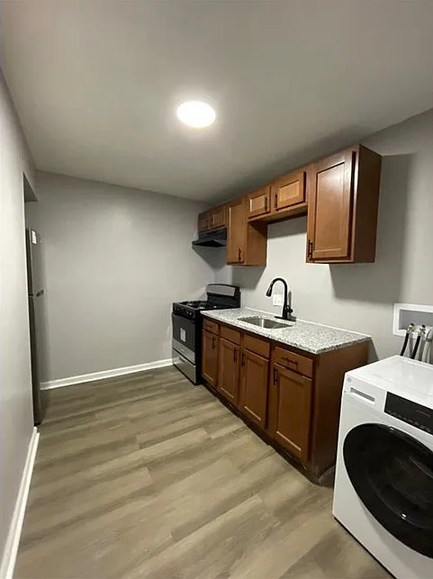2699 W Garrison Ave #301