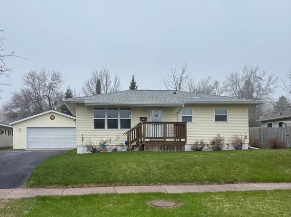 74 Edison Blvd, Silver Bay, MN 55614