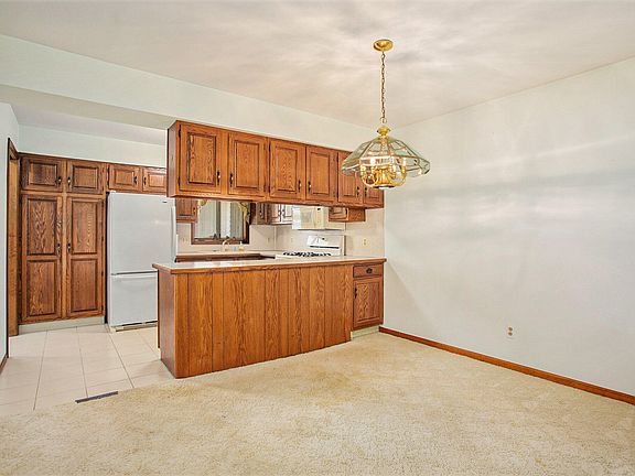 4th image of 5947 Leisure South Dr SE