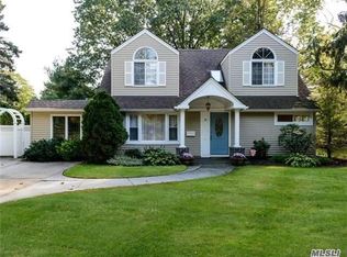 36 Asbury Ave E, Westbury, NY 11590