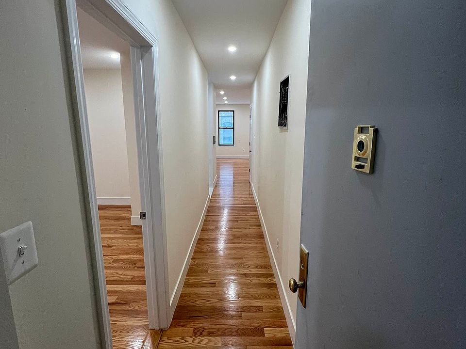 1st image of 11-24 46th Ave #1B