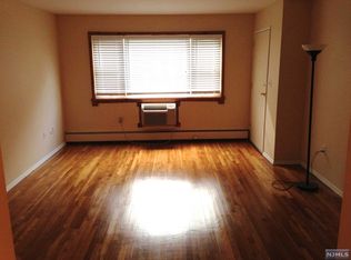 50 Manchester Ct #75, Wayne, NJ 07470