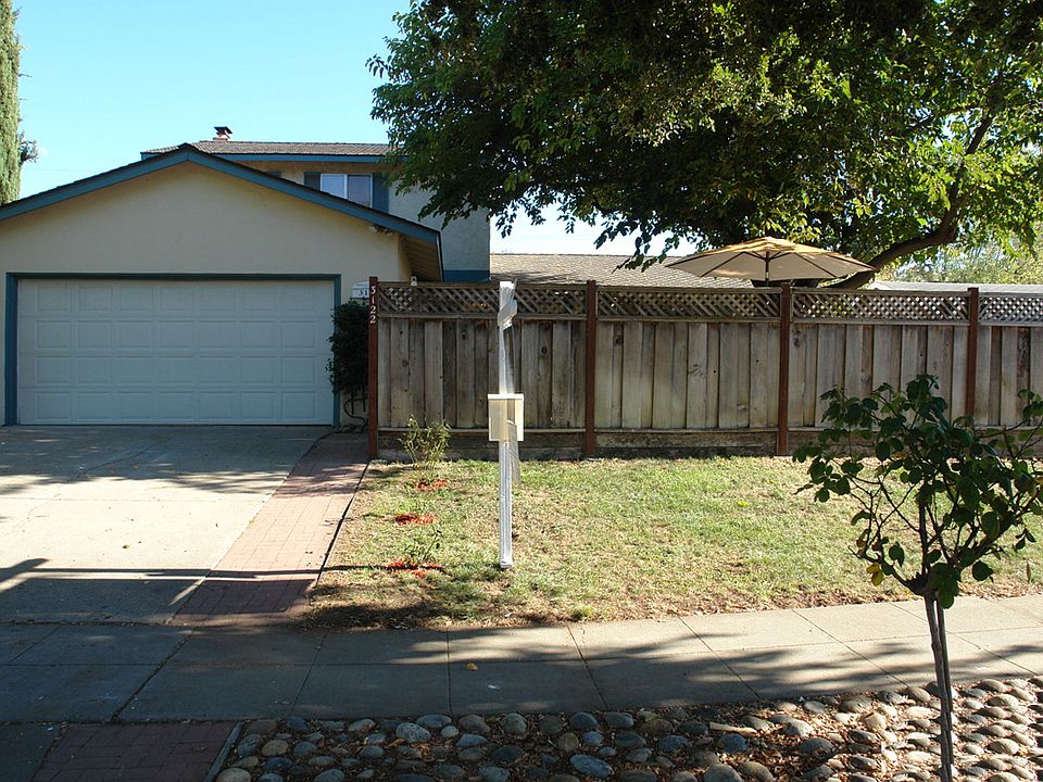 1st image of 3122 Vesuvius Ln