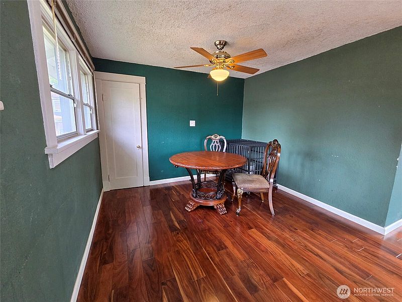 5th image of 448 Pelly Avenue N