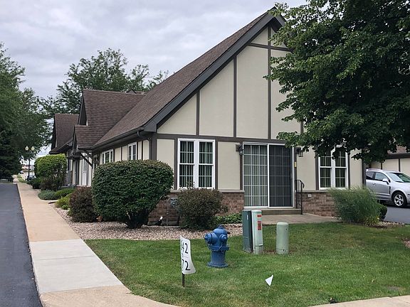 2nd image of 1842 Willow Circle Dr Unit 1842