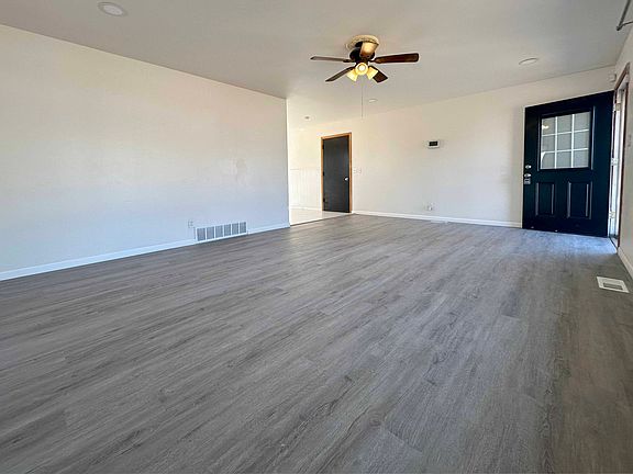 5th image of 1014 N Farview Dr