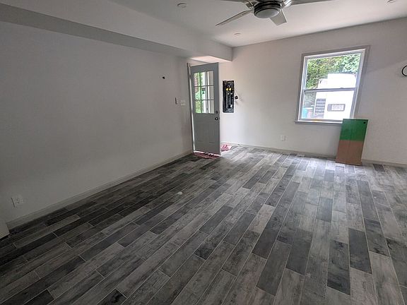 4th image of 656 River Bend Dr