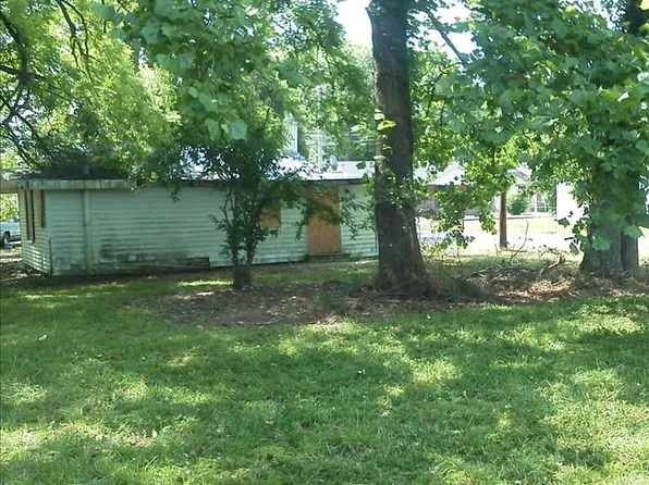 414 S Dennis St, Enfield, NC 27823