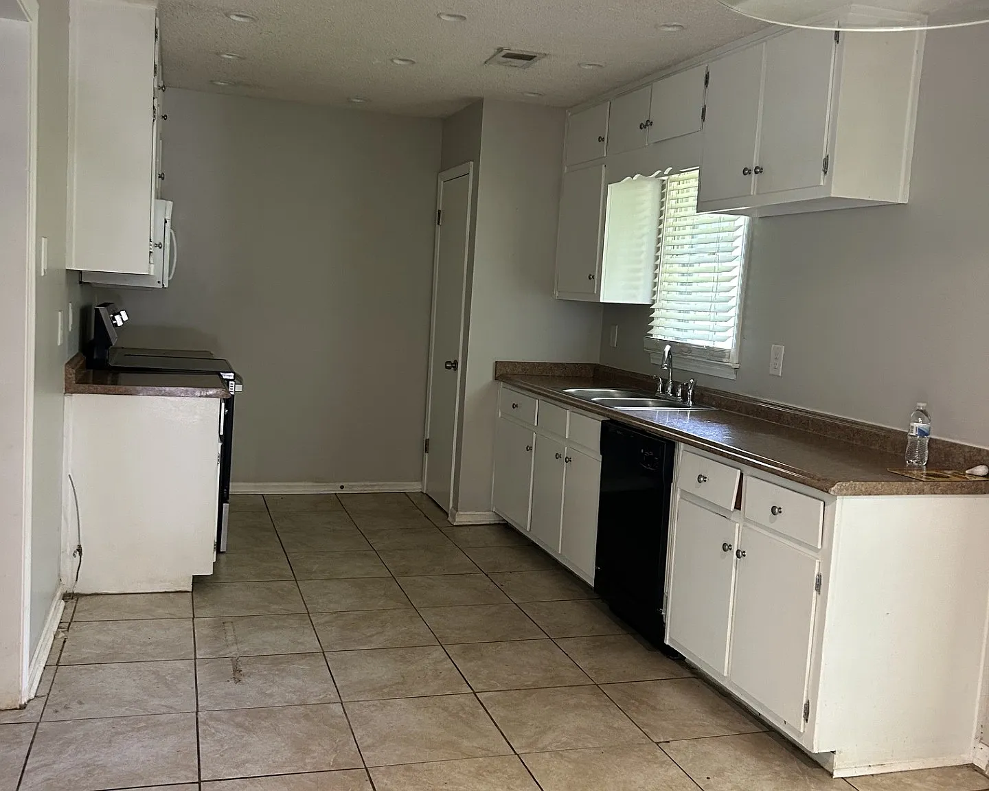 2 bed, 1100 sqft, $1,500 — Photo 2