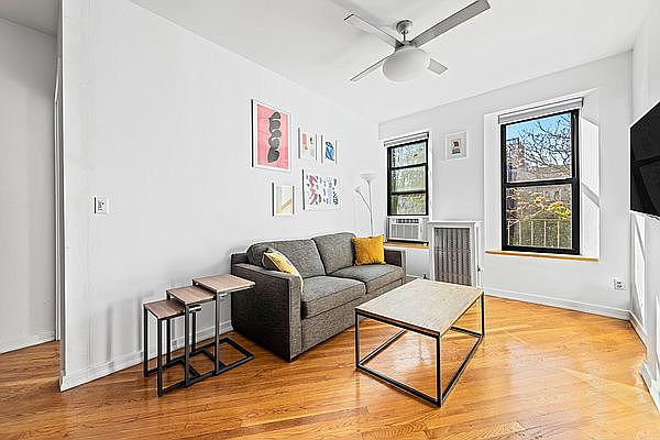 1st image of 376 Bergen St APT 3R
